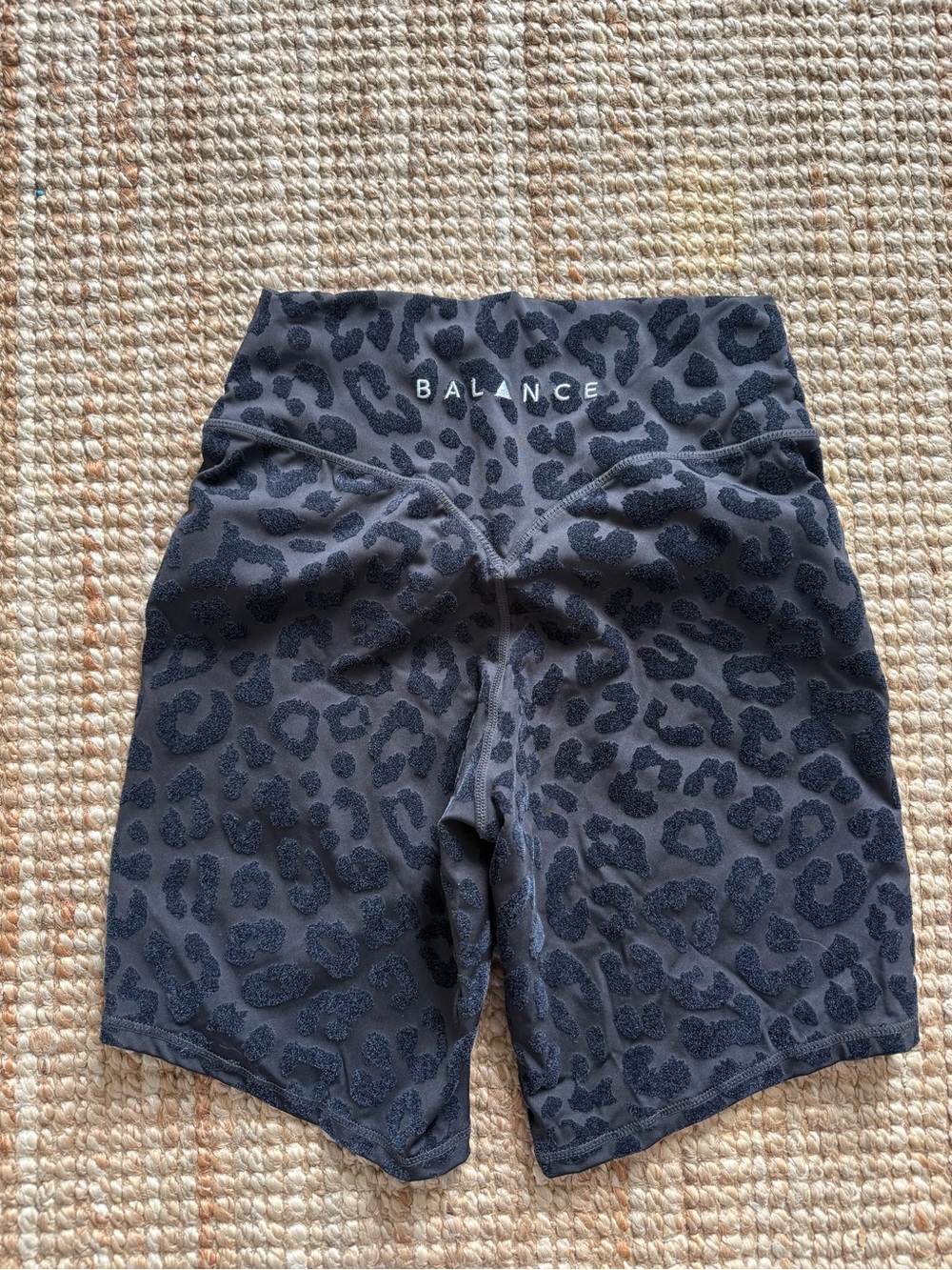 Balance Athletica Embossed Leopard Biker Shorts | S | 7” Inseam